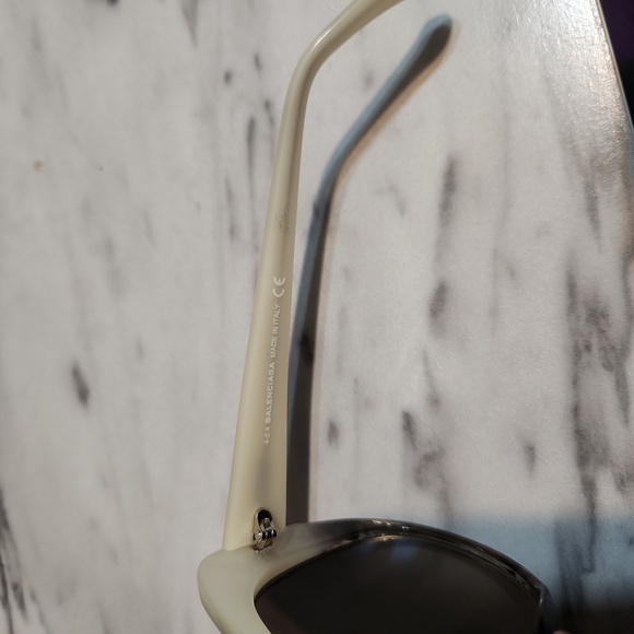 BALENCIAGA Cream Gray Gradient Sunglasses 100% Authentic Perfect Condition - Picture 3 of 5